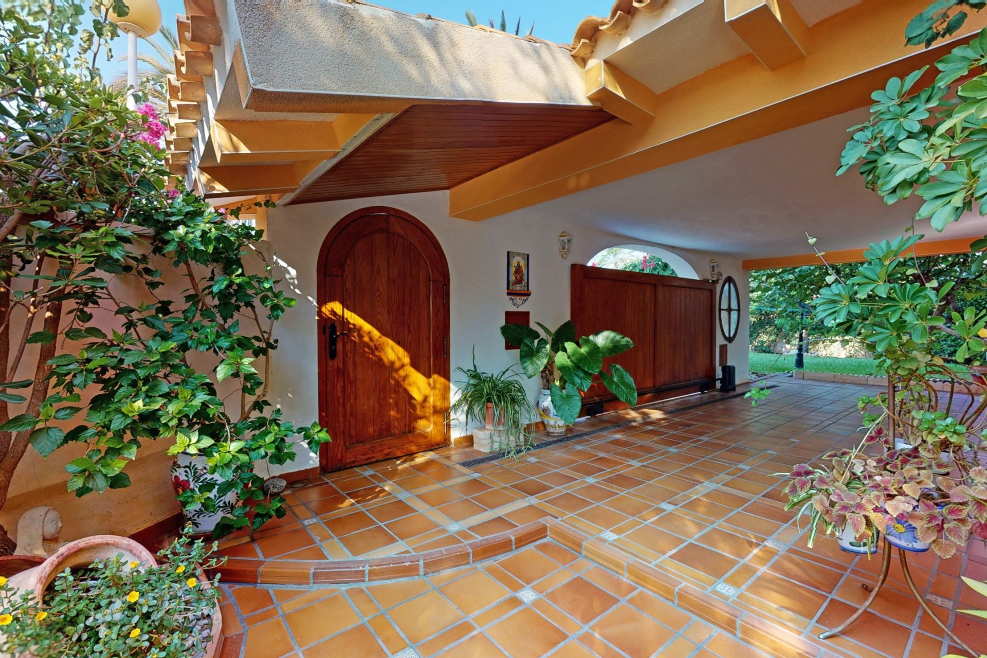 Resale - Villa / House - Orihuela Costa