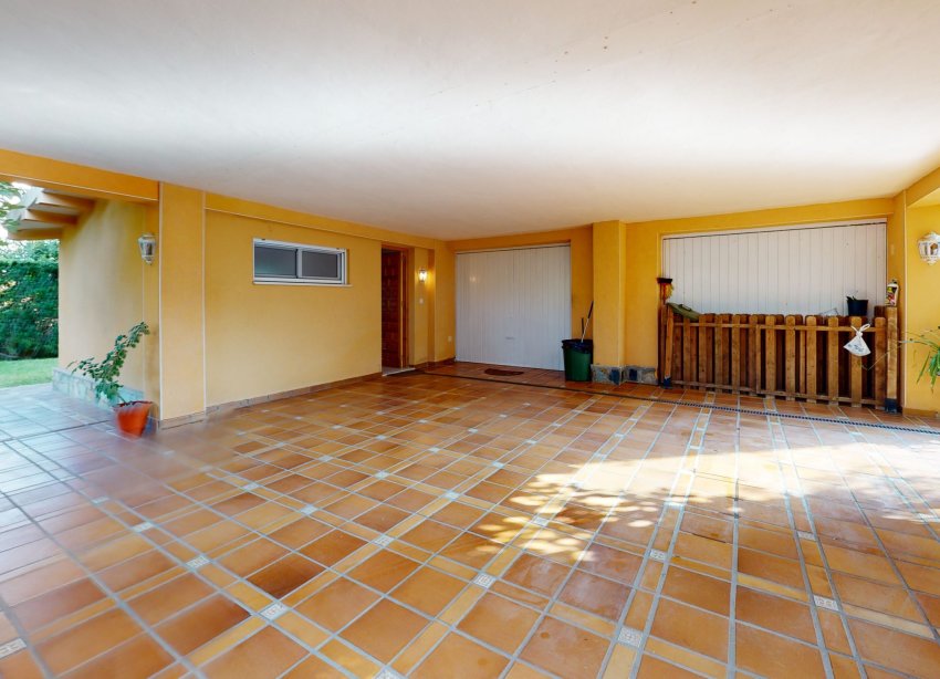 Resale - Villa / House - Orihuela Costa