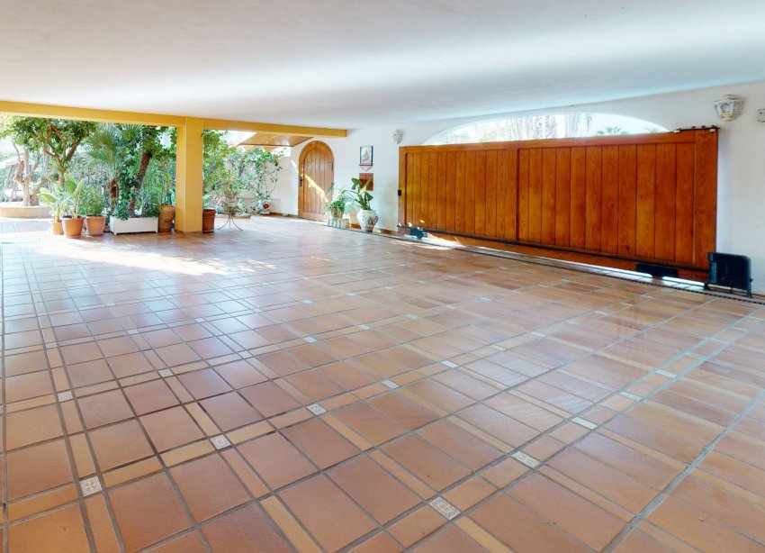 Resale - Villa / House - Orihuela Costa