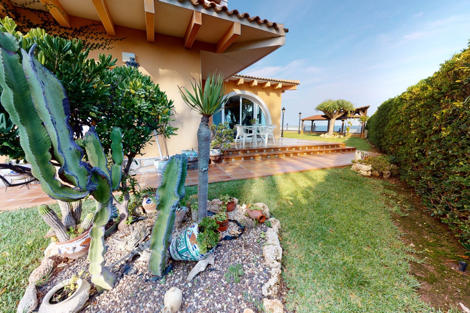 Resale - Villa / House - Orihuela Costa