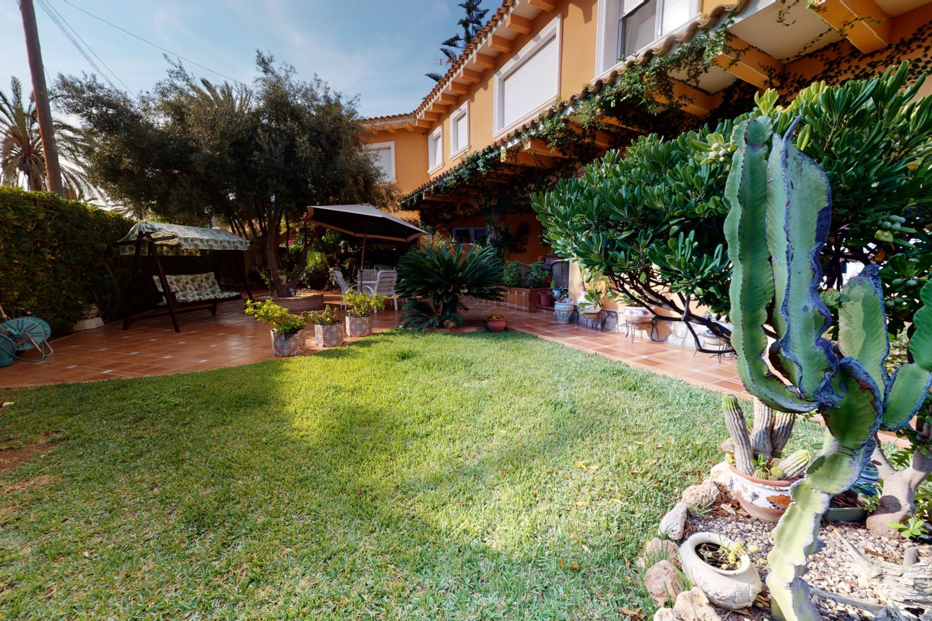 Resale - Villa / House - Orihuela Costa