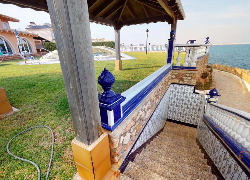 Resale - Villa / House - Orihuela Costa
