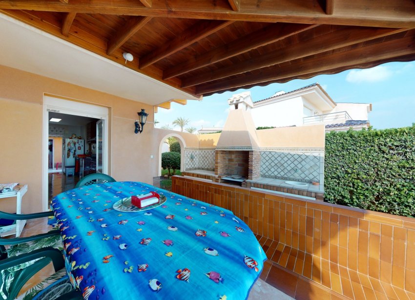 Resale - Villa / House - Orihuela Costa