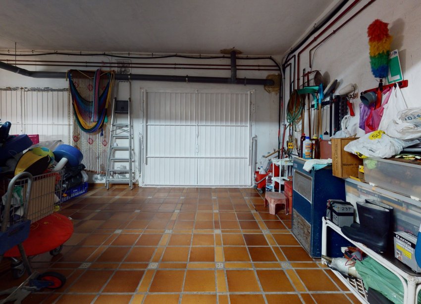 Resale - Villa / House - Orihuela Costa