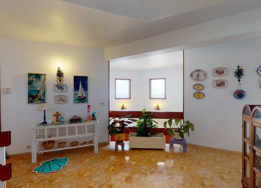 Resale - Villa / House - Orihuela Costa