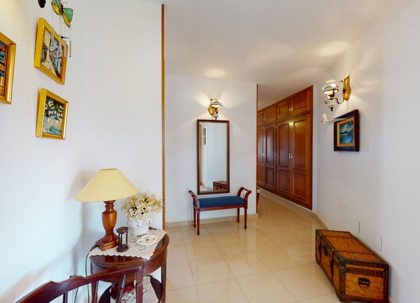 Resale - Villa / House - Orihuela Costa