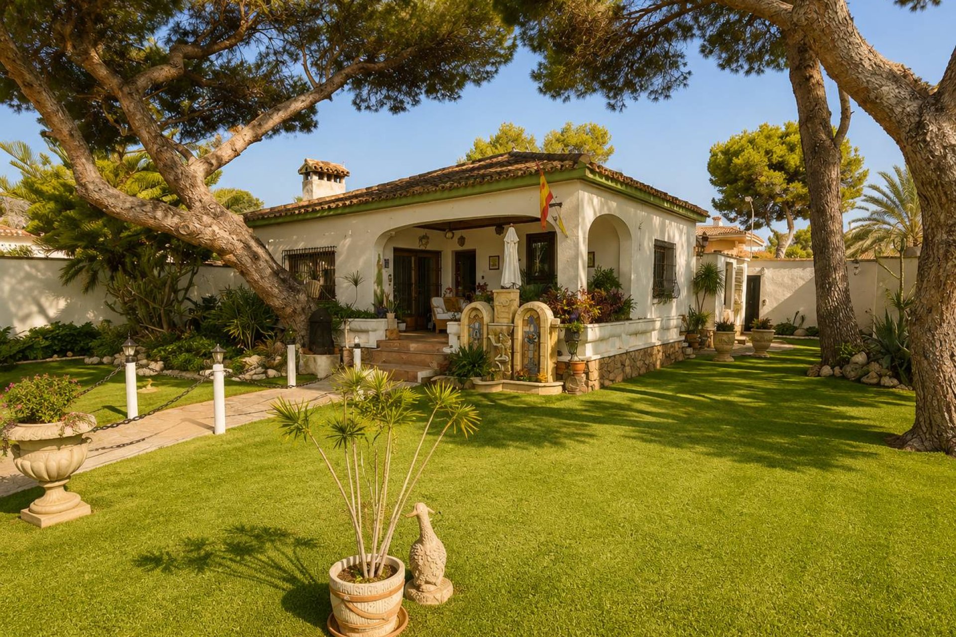 Resale - Villa / House - Orihuela Costa