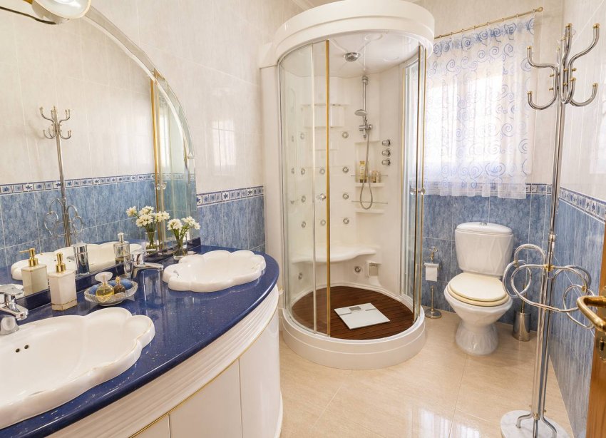 Resale - Villa / House - Orihuela Costa