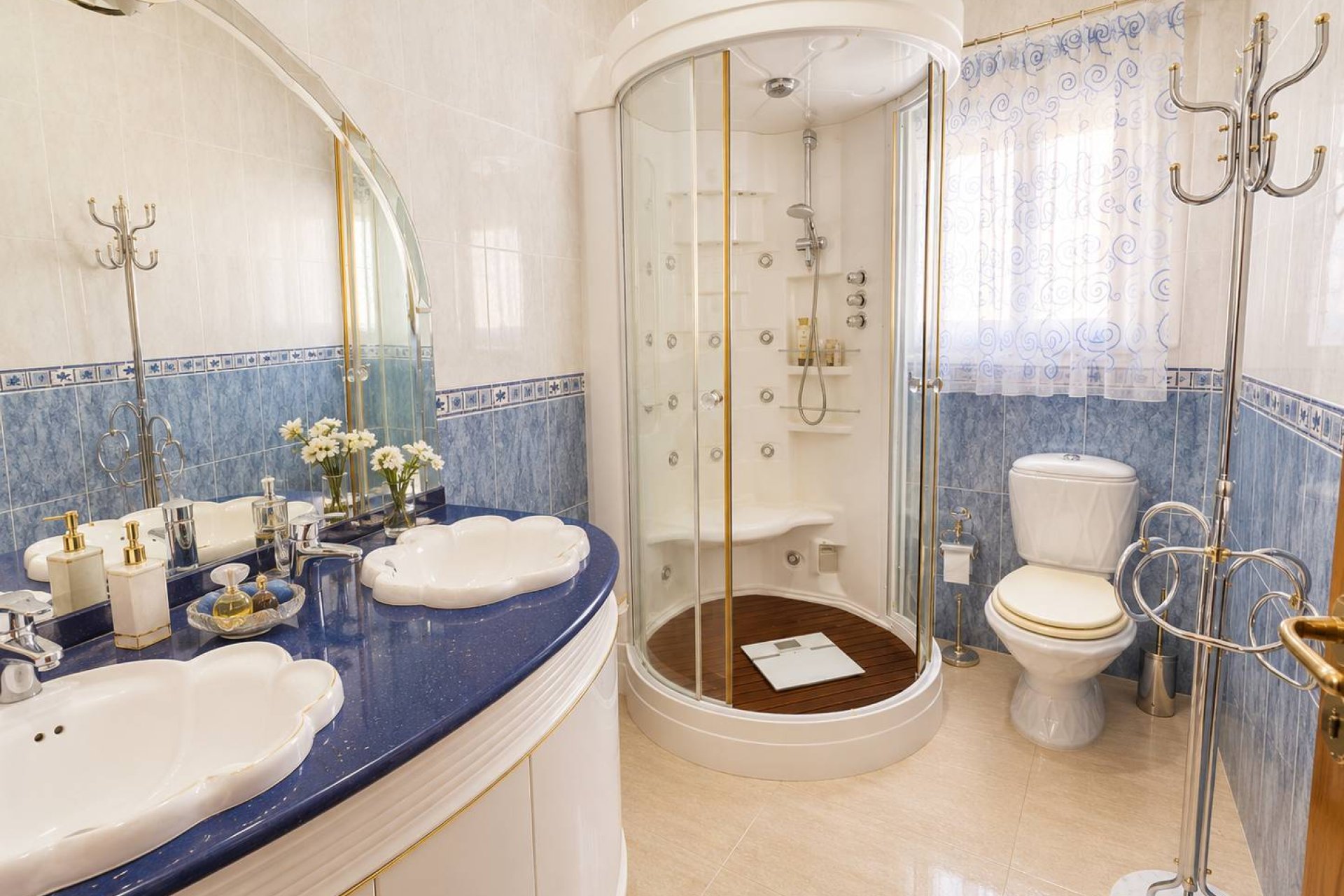 Resale - Villa / House - Orihuela Costa