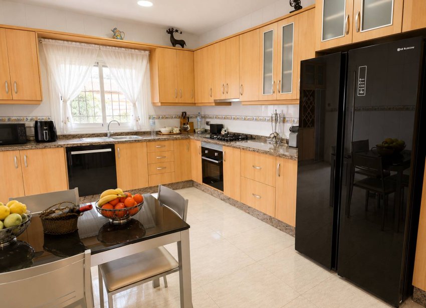 Resale - Villa / House - Orihuela Costa