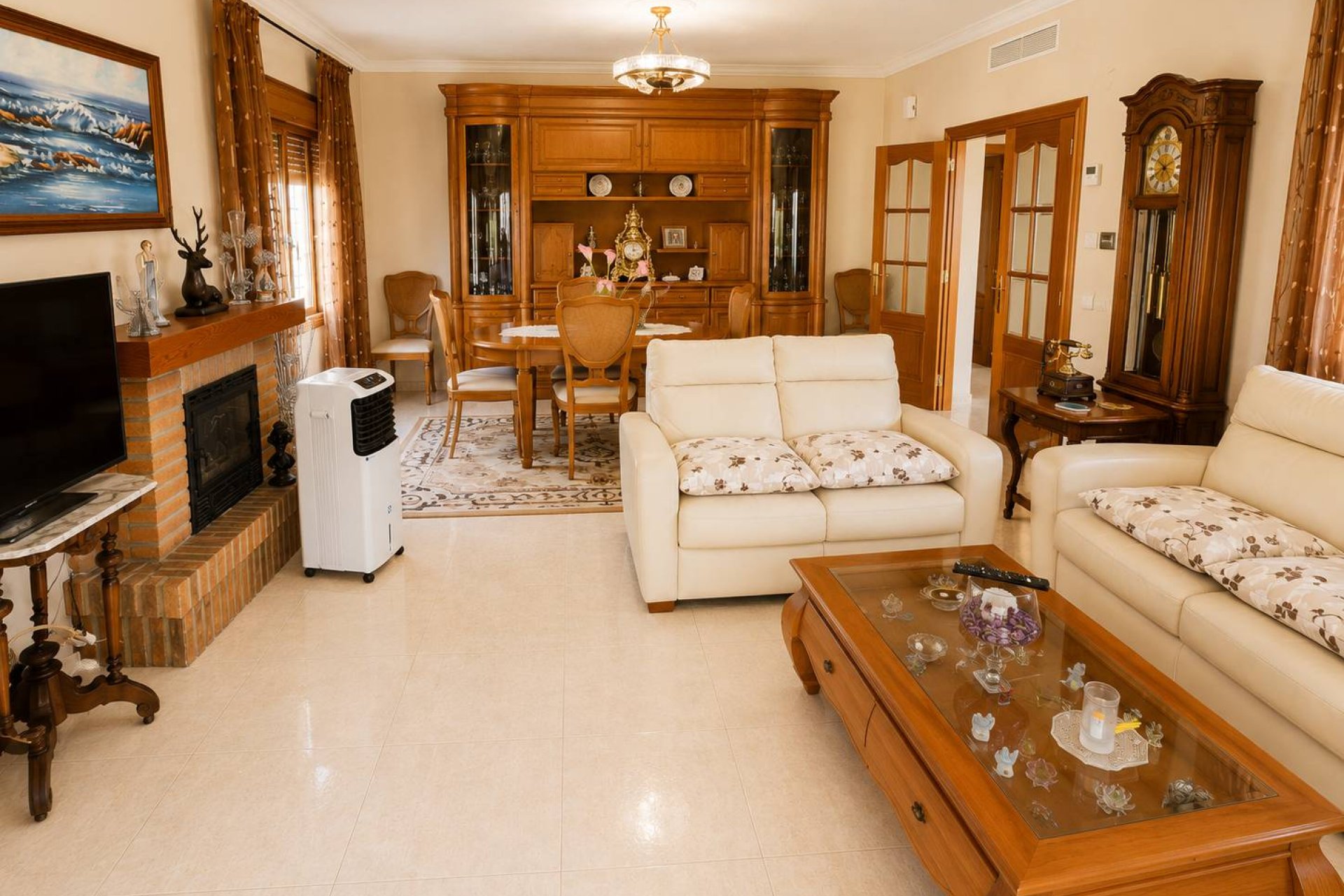 Resale - Villa / House - Orihuela Costa