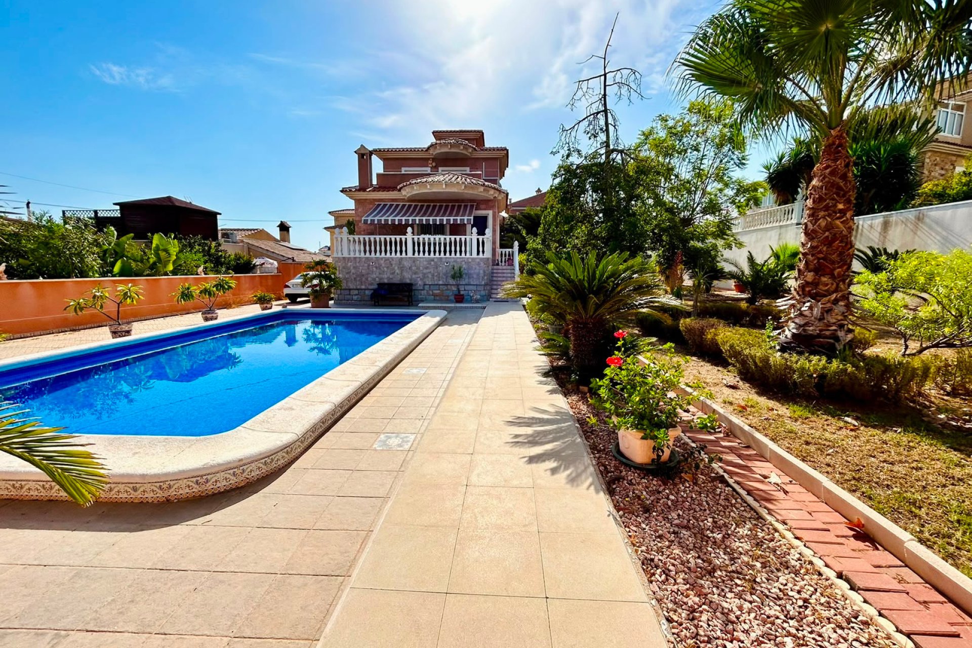 Resale - Villa / House - Orihuela - Los Balcones