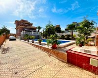 Resale - Villa / House - Orihuela - Los Balcones