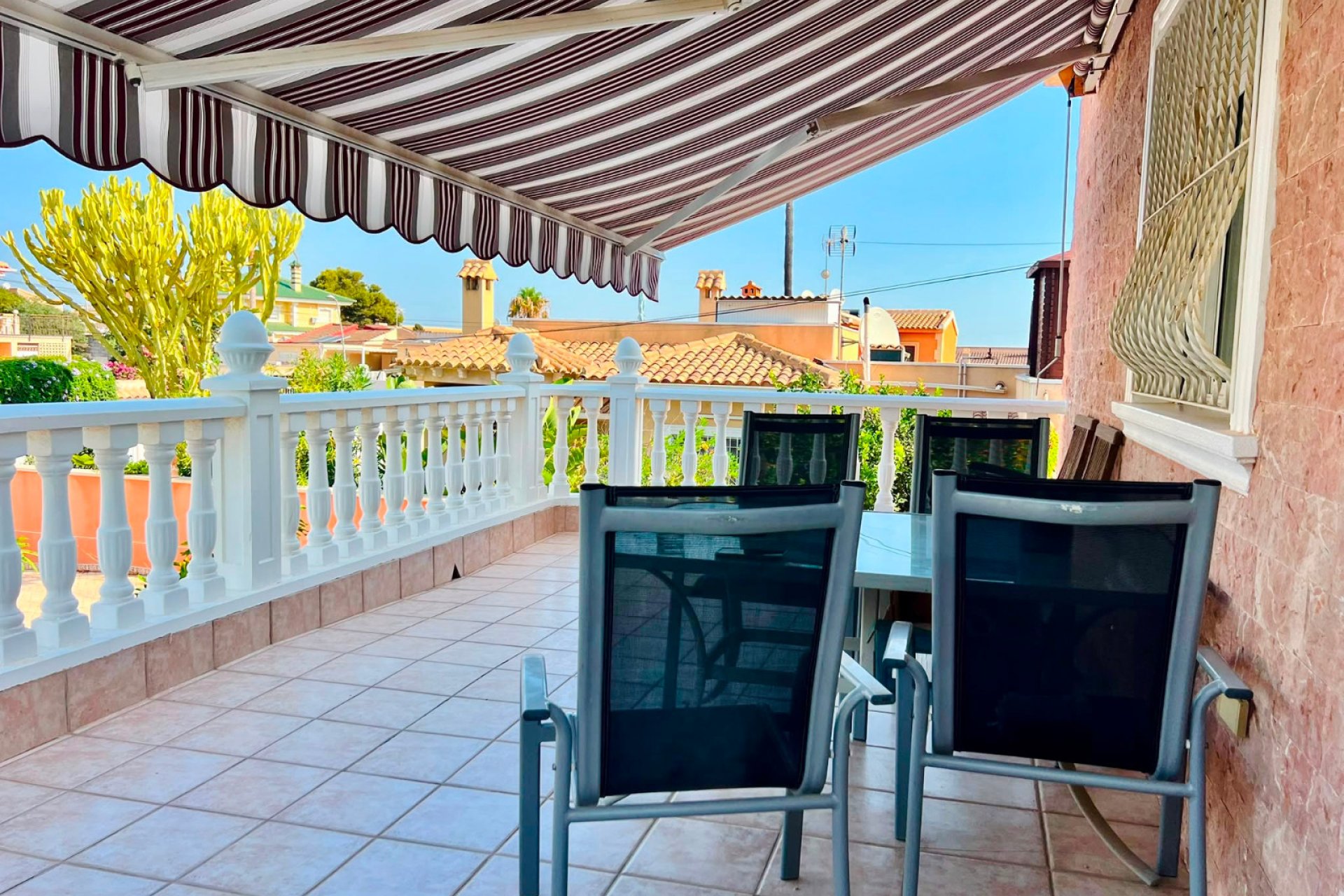 Resale - Villa / House - Orihuela - Los Balcones