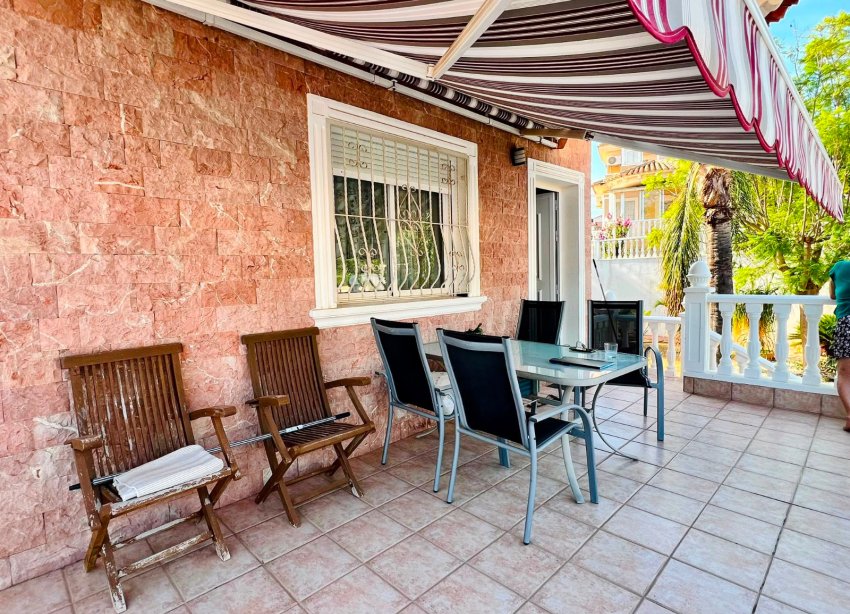 Resale - Villa / House - Orihuela - Los Balcones
