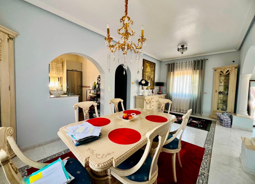 Resale - Villa / House - Orihuela - Los Balcones