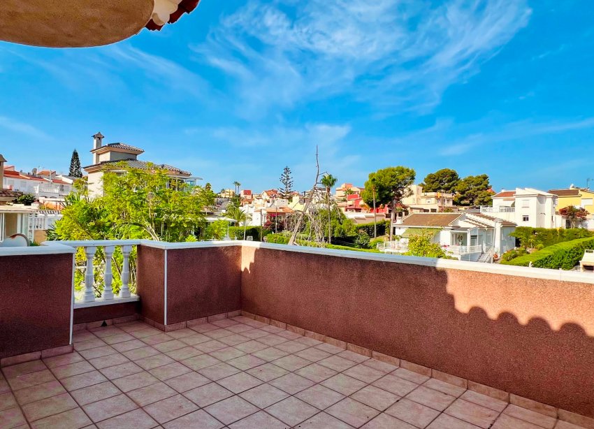 Resale - Villa / House - Orihuela - Los Balcones