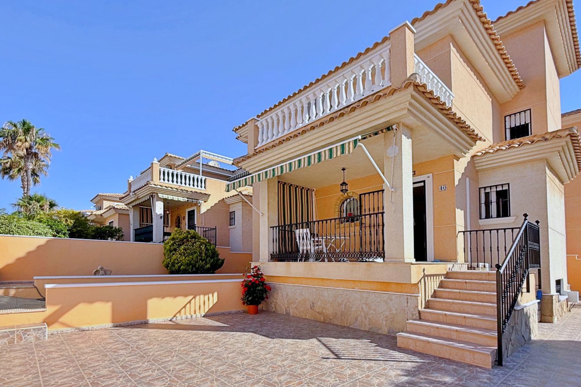 Resale - Villa / House - Orihuela - Orihuela Costa