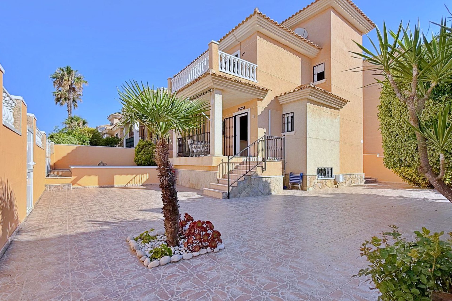 Resale - Villa / House - Orihuela - Orihuela Costa