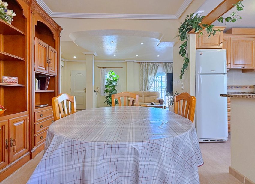 Resale - Villa / House - Orihuela - Orihuela Costa