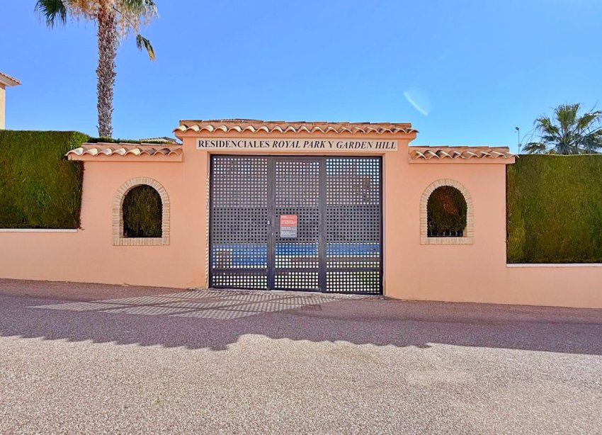 Resale - Villa / House - Orihuela - Orihuela Costa