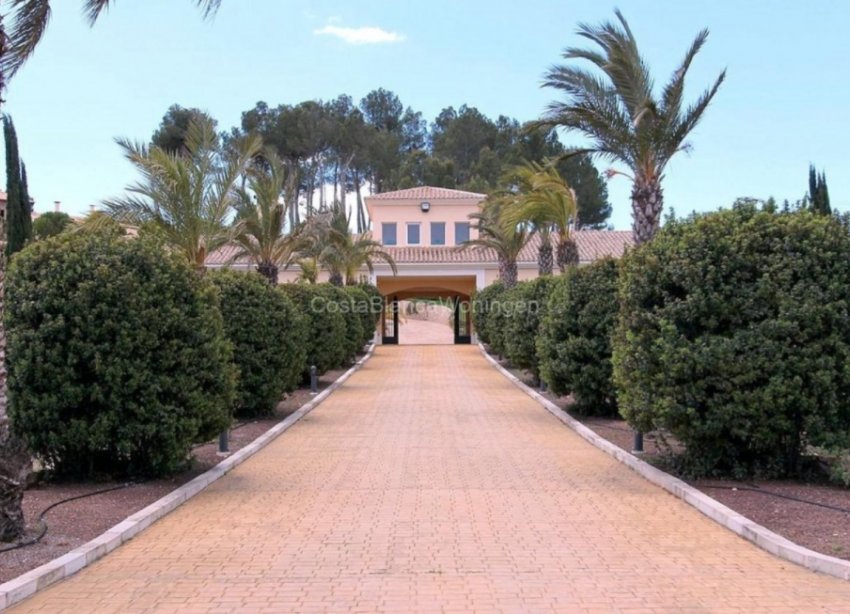 Resale - Villa / House - Penàguila