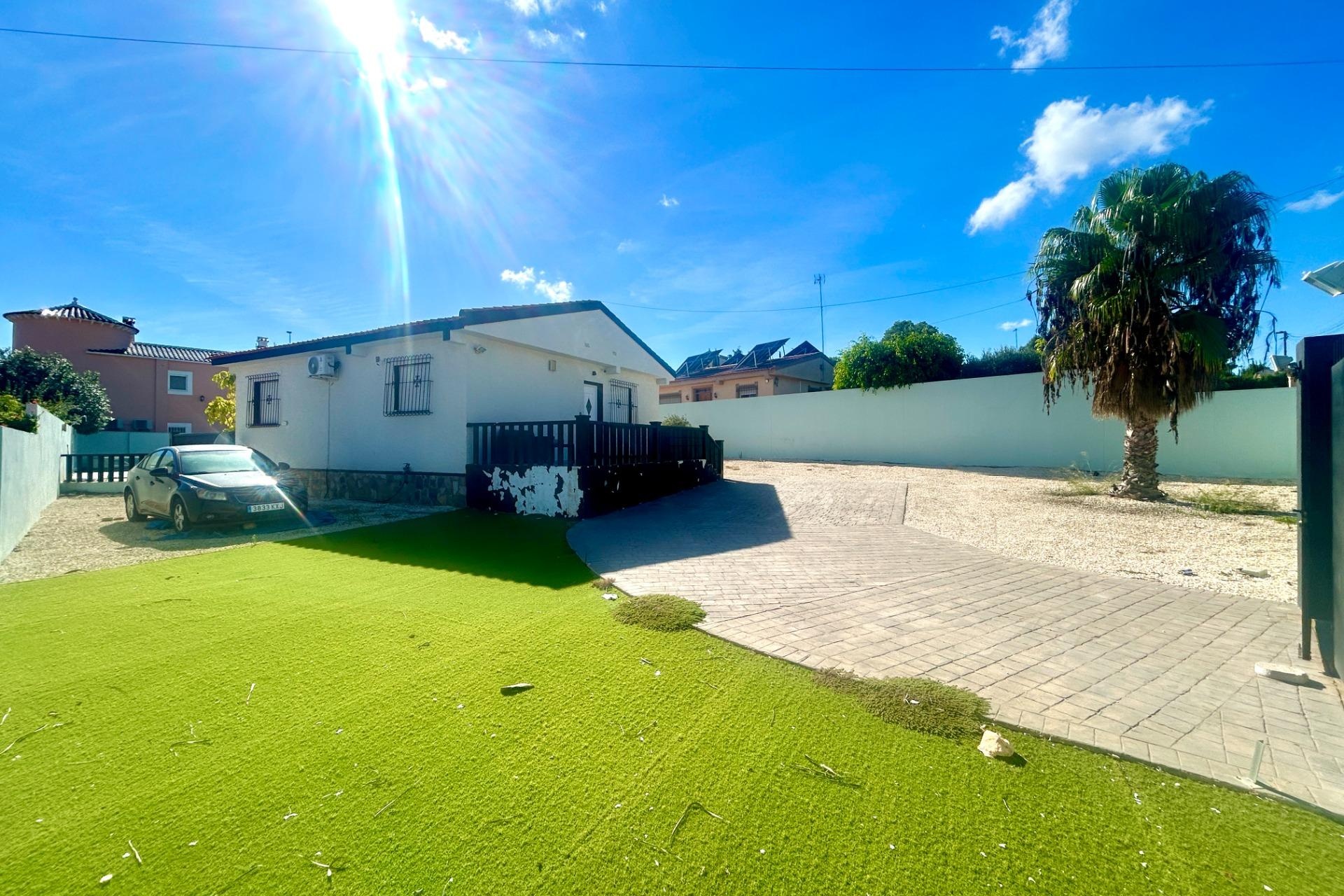 Resale - Villa / House - Pilar de la Horadada - Pinar de Campoverde