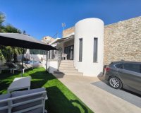 Resale - Villa / House - Polop - Alberca