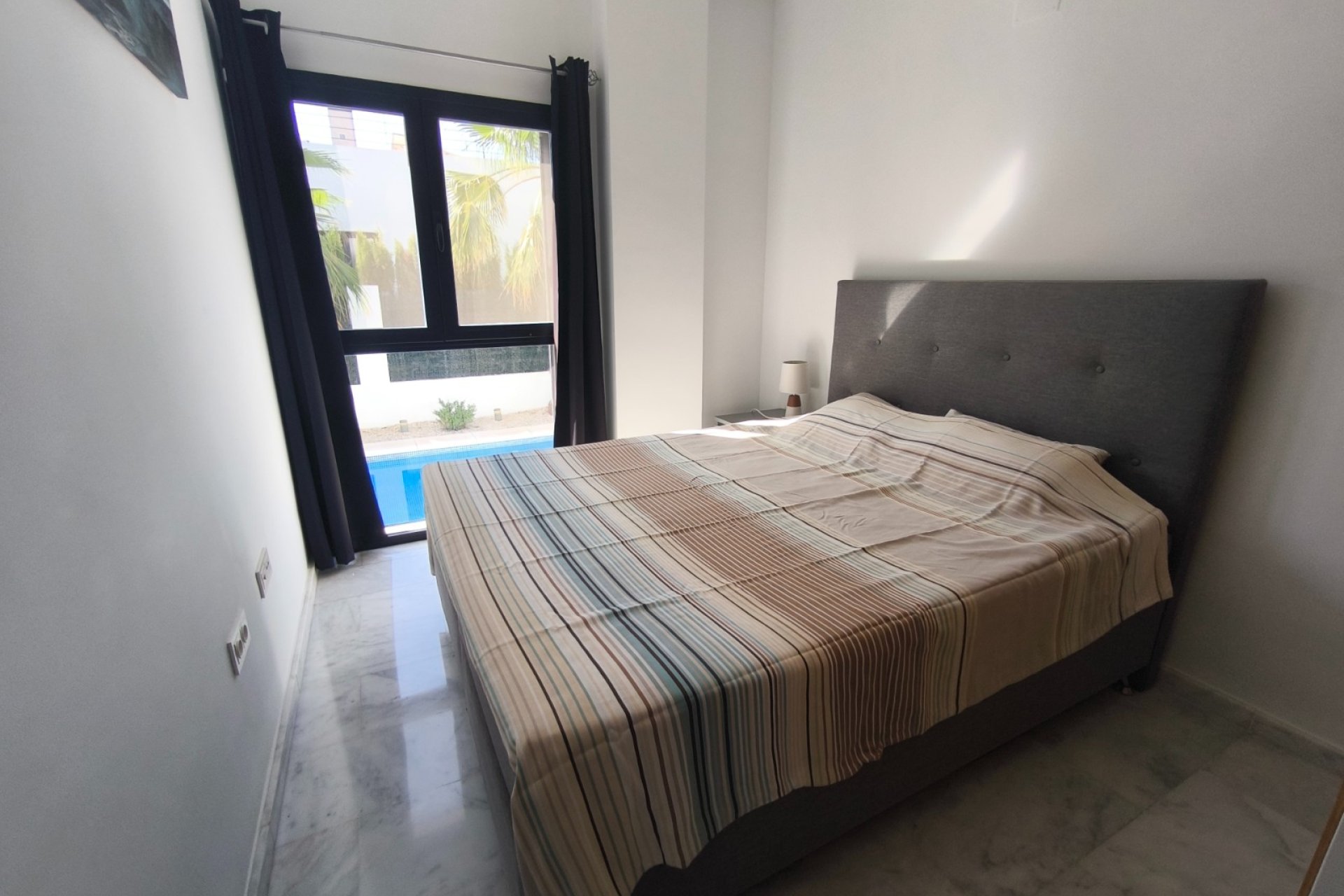 Resale - Villa / House - Polop - Alberca