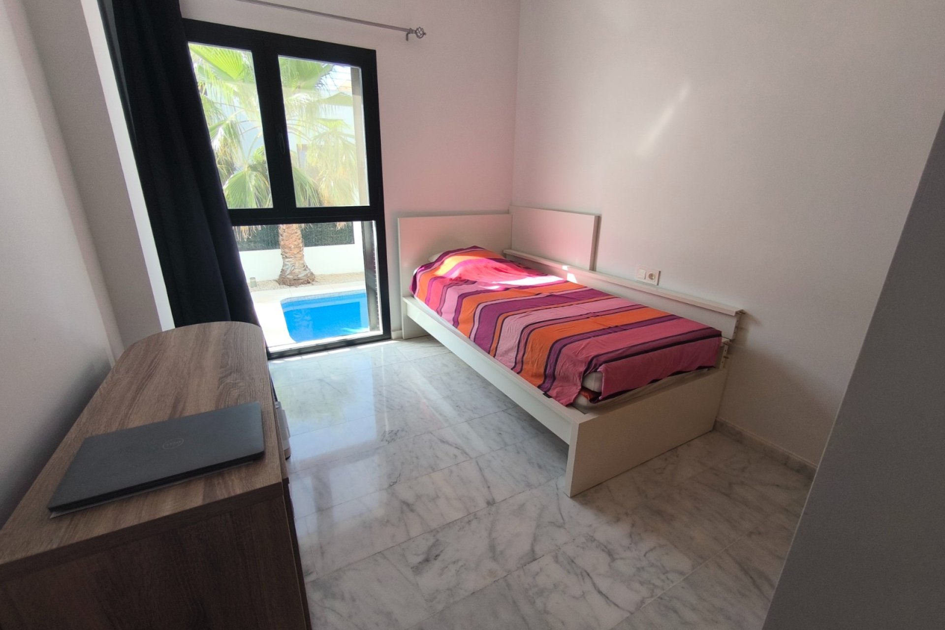 Resale - Villa / House - Polop - Alberca