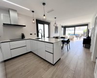 Resale - Villa / House - Punta Prima