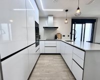 Resale - Villa / House - Punta Prima