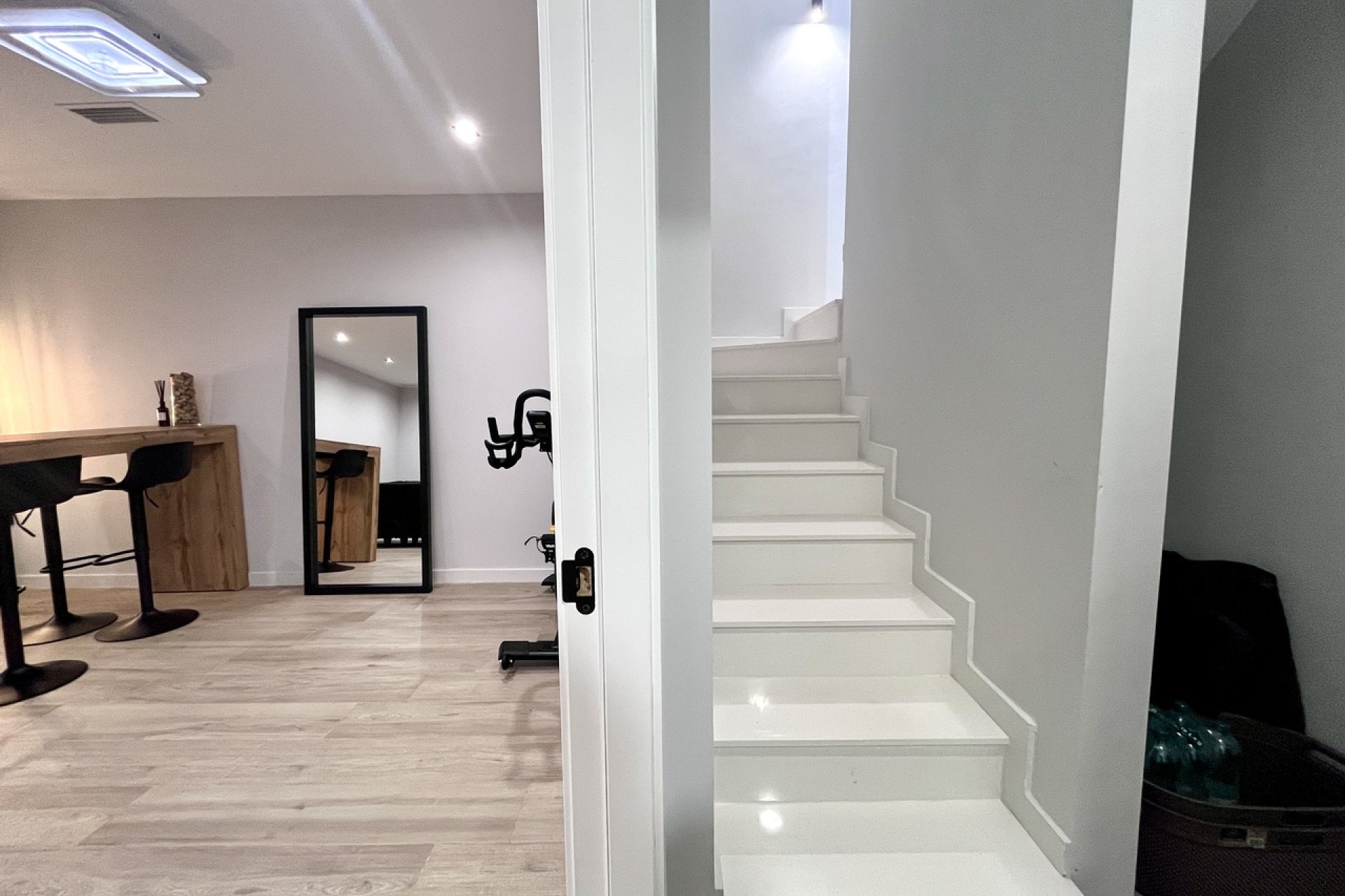 Resale - Villa / House - Punta Prima