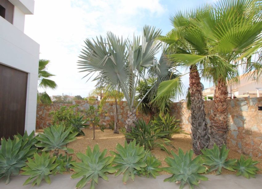 Resale - Villa / House - Rojales - Ciudad Quesada