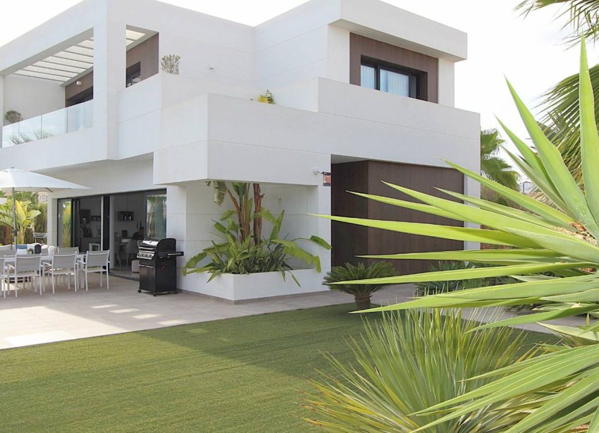 Resale - Villa / House - Rojales - Ciudad Quesada
