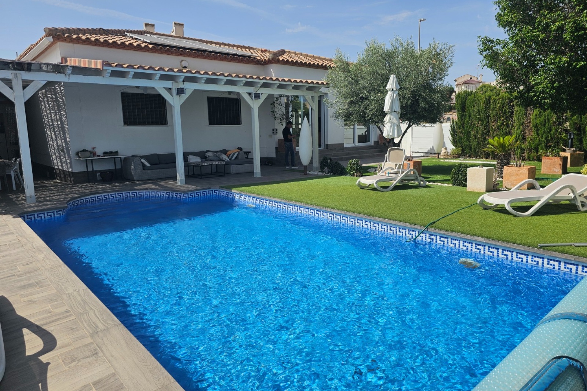 Resale - Villa / House - San Fulgencio - El Oasis