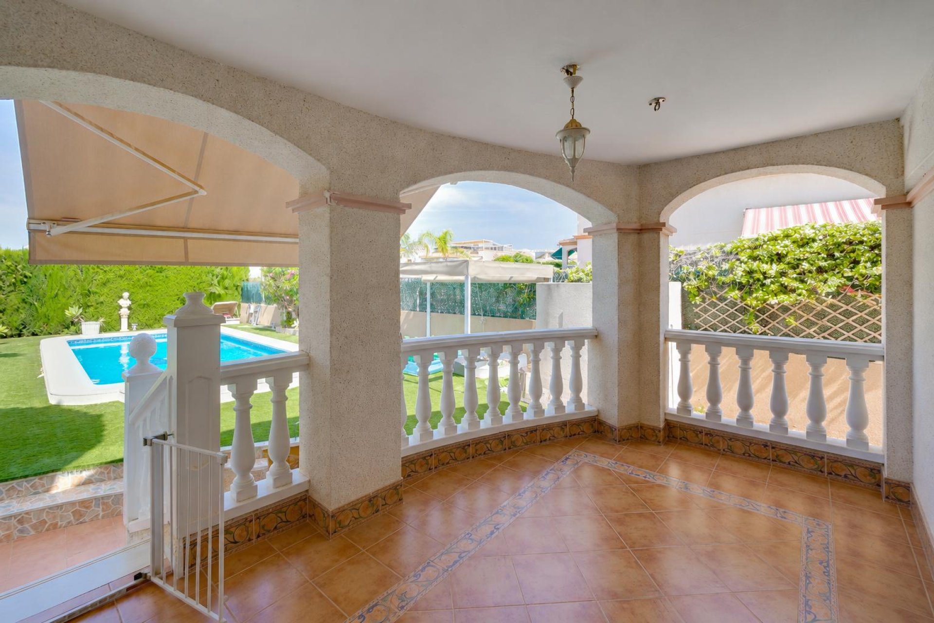 Resale - Villa / House - San Fulgencio - La Marina