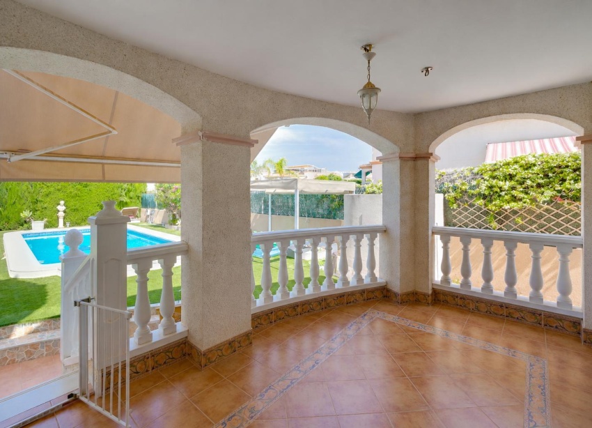 Resale - Villa / House - San Fulgencio - La Marina