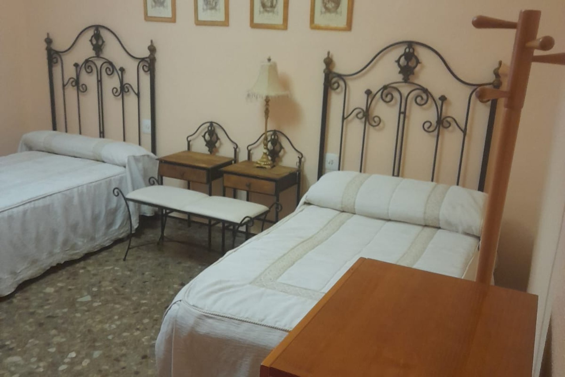 Resale - Villa / House - San Isidro