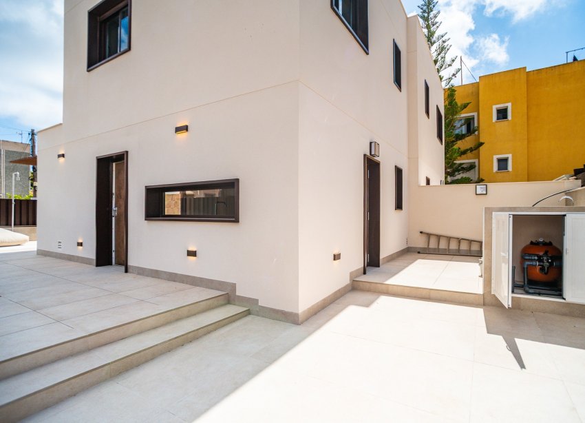 Resale - Villa / House - San Javier - Santiago de la Ribera