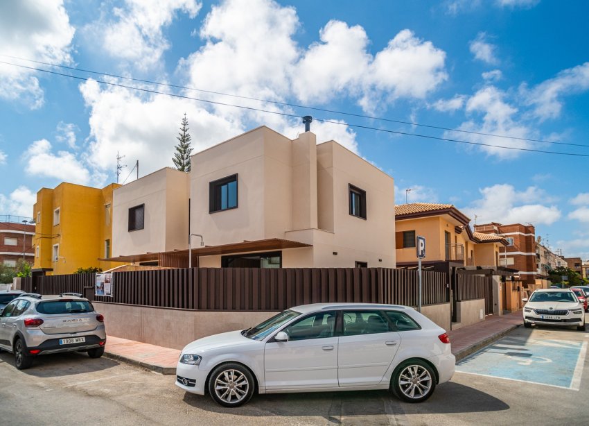 Resale - Villa / House - San Javier - Santiago de la Ribera