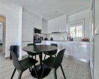 Resale - Villa / House - San Miguel de Salinas - Las Filipinas