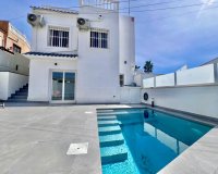 Resale - Villa / House - San Miguel de Salinas - Las Filipinas
