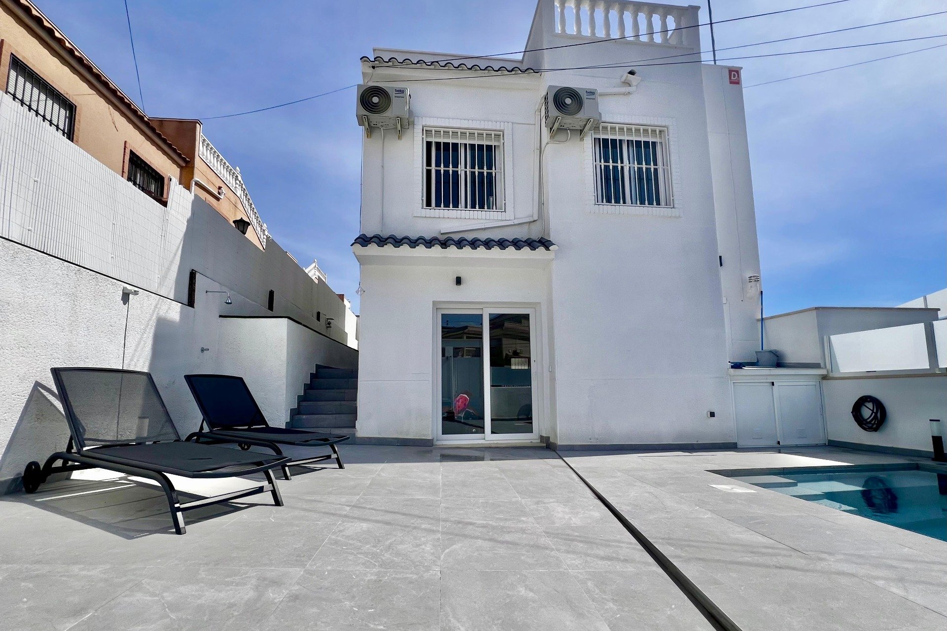 Resale - Villa / House - San Miguel de Salinas - Las Filipinas