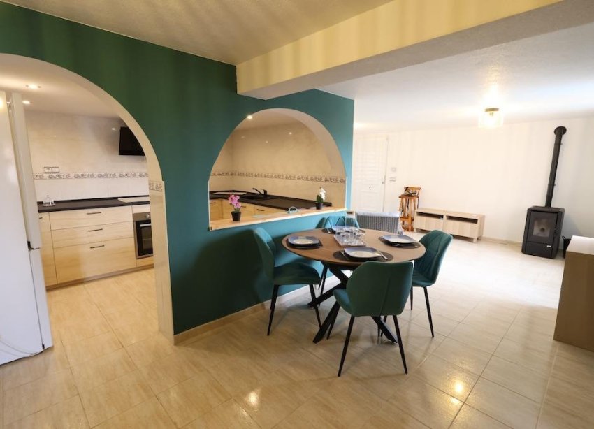 Resale - Villa / House - San Miguel de Salinas - Las Filipinas