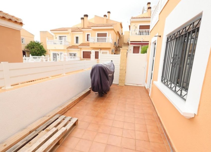 Resale - Villa / House - San Miguel de Salinas - Las Filipinas