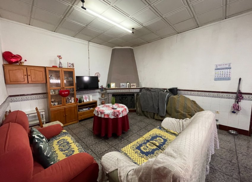 Resale - Villa / House - San Miguel de Salinas - Pueblo