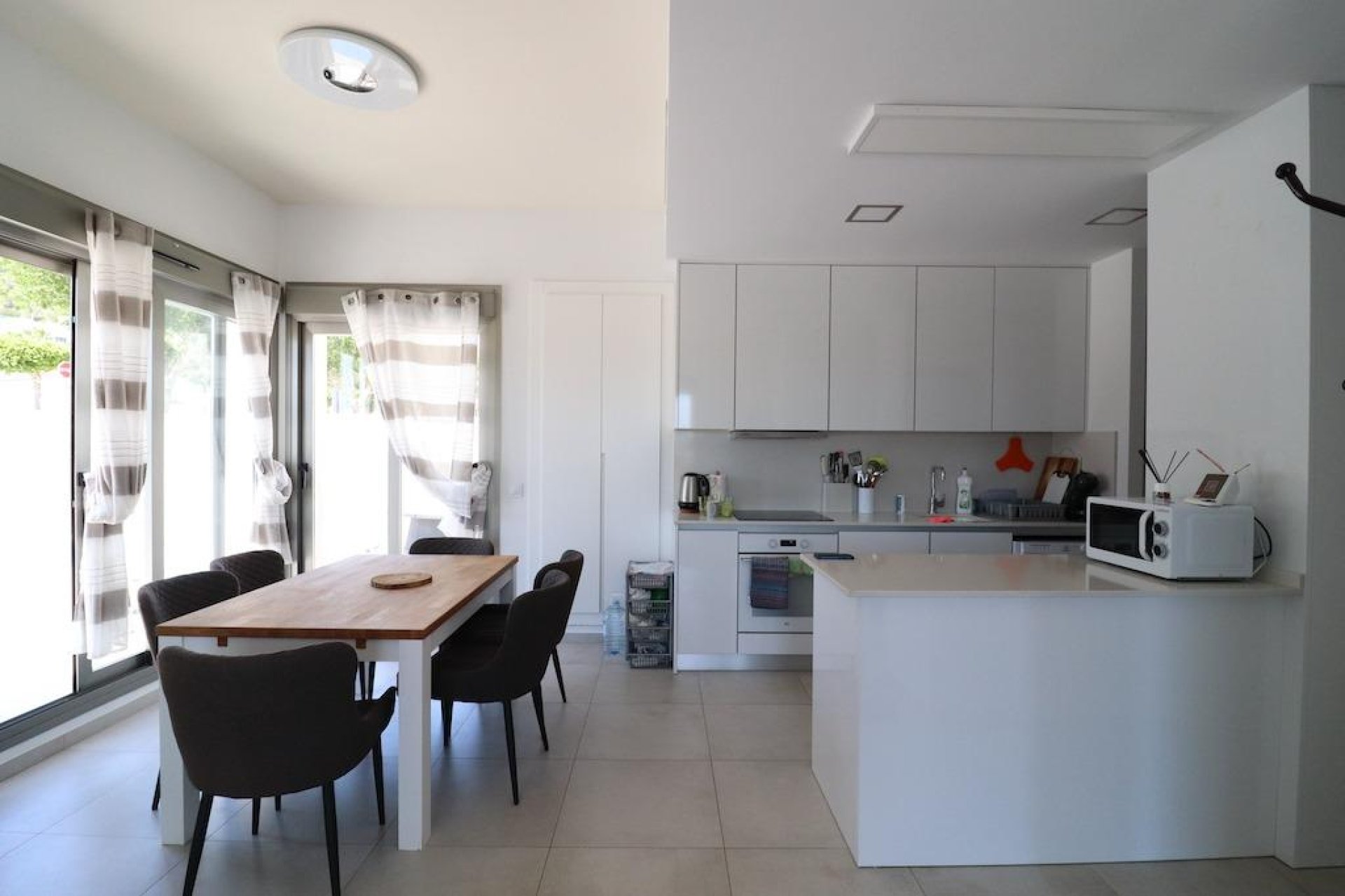 Resale - Villa / House - San Miguel de Salinas - Urbanizaciones