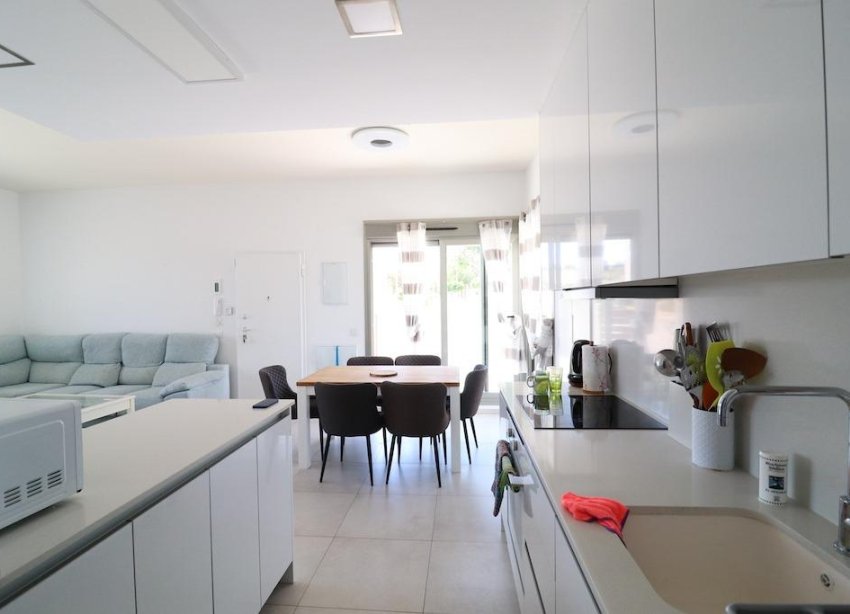 Resale - Villa / House - San Miguel de Salinas - Urbanizaciones