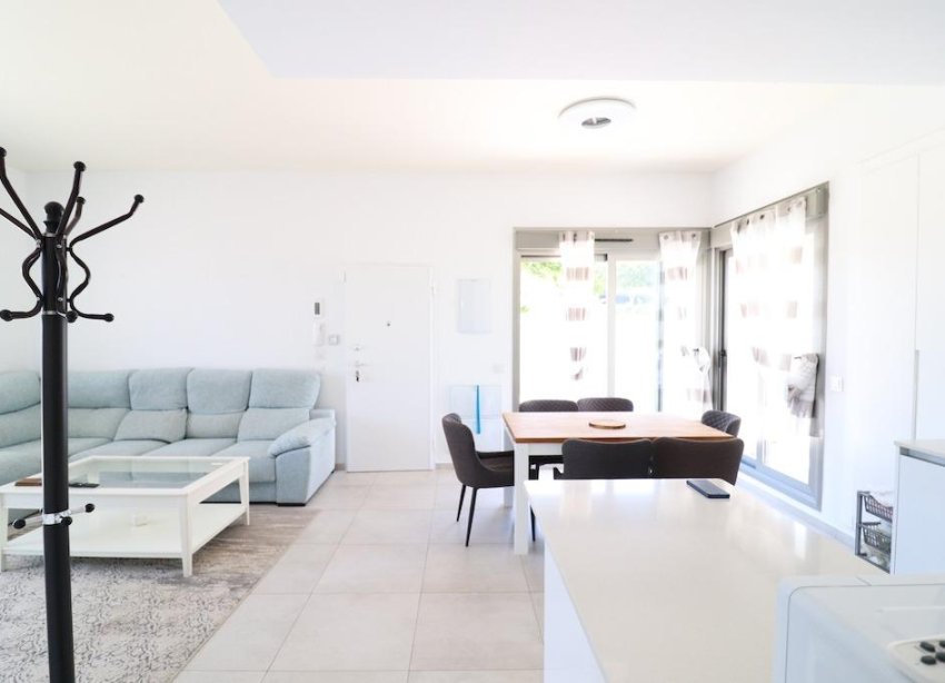 Resale - Villa / House - San Miguel de Salinas - Urbanizaciones